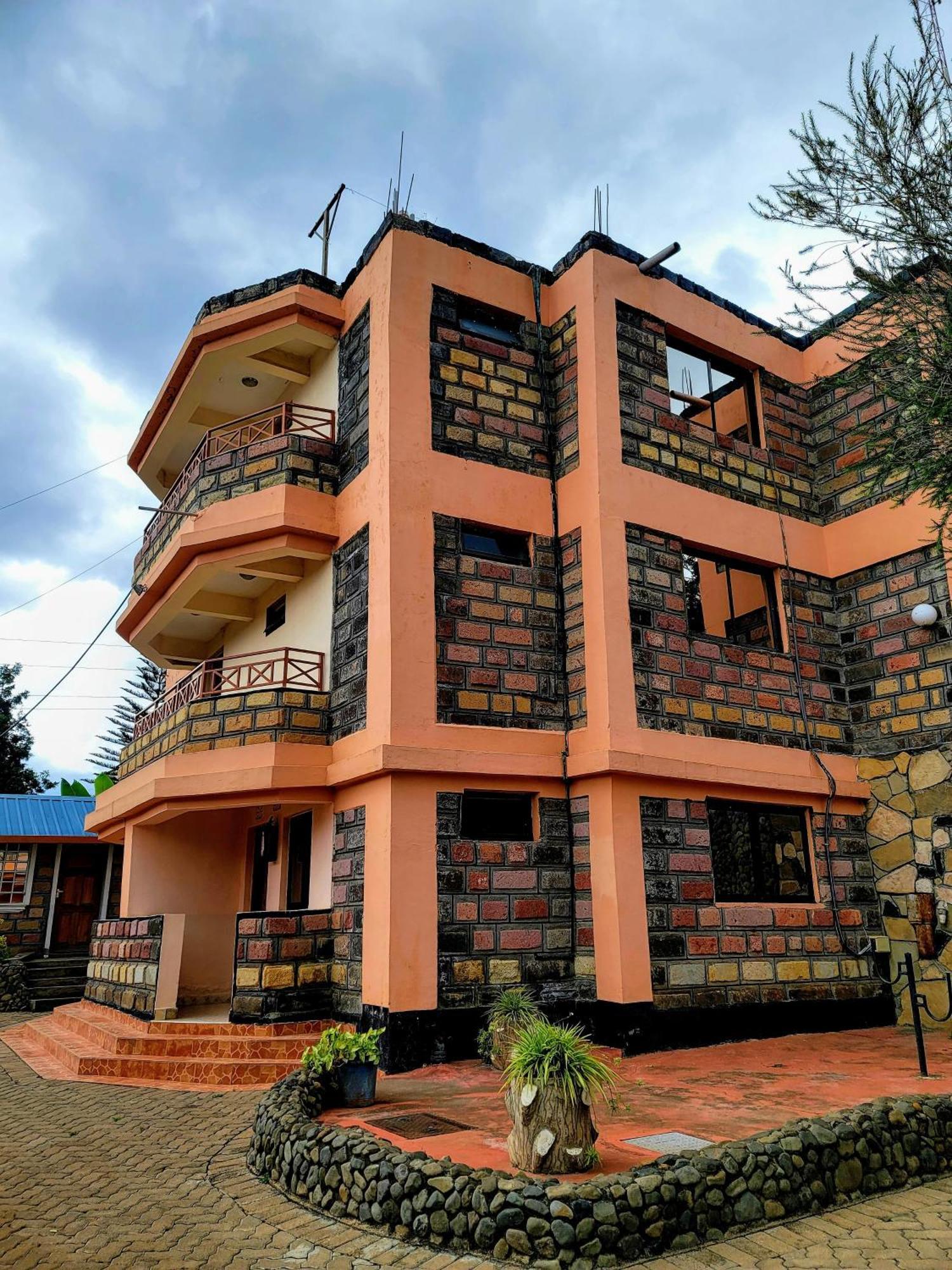 Apex Resort Nakuru Exteriör bild