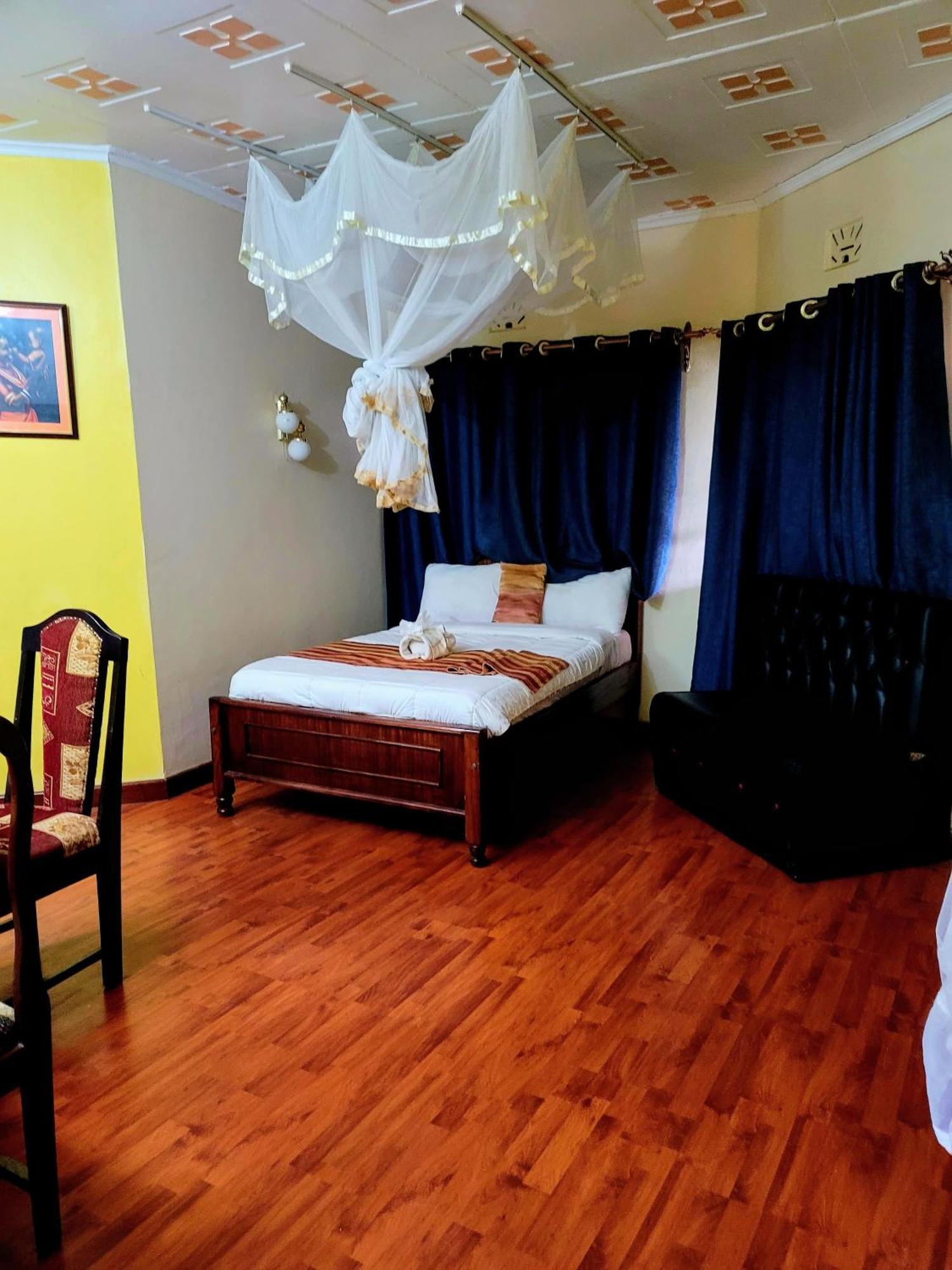 Apex Resort Nakuru Exteriör bild