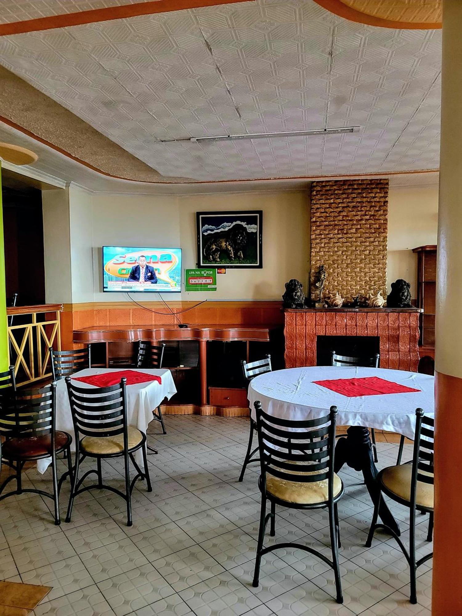 Apex Resort Nakuru Exteriör bild