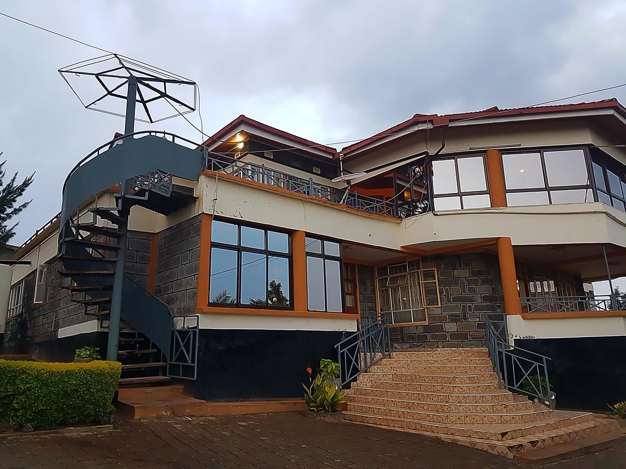 Apex Resort Nakuru Exteriör bild